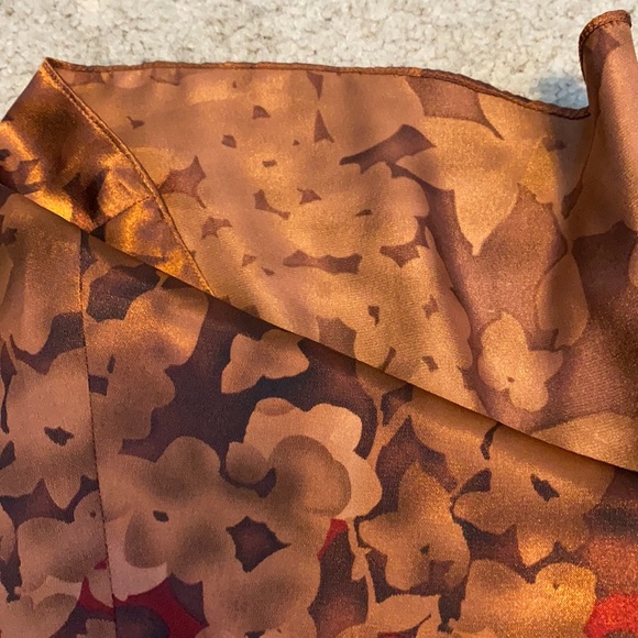 SATIN RED AND BRONZE SKIRT - Picture 7 of 7